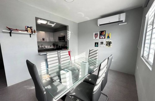 Borinquen Apartment | Revolutionary Escape! 3-BD Lolita Lebron, 4 mins to beach with Backup Generator!