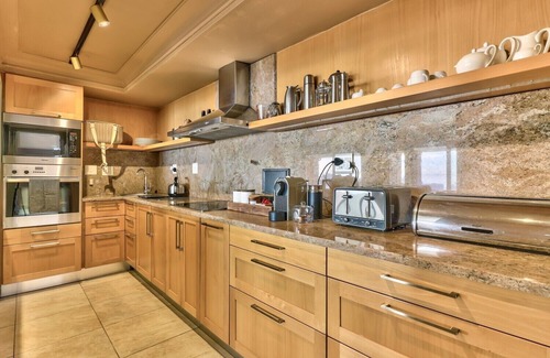 Bantry Bay Villa | Rex Revine - Your Ultimate Luxury Villa Getaway in Bantry Bay