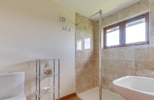 Beckley House | Reynards - Three Bedroom House, Sleeps 6