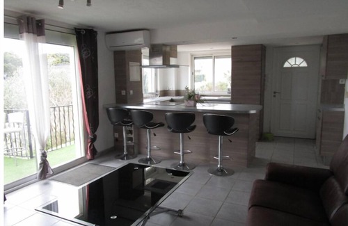 Carnoux-en-Provence Apartment | Rez-de-villa Bellevue T3, 56 m², 3 km de Cassis