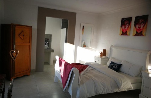 St. Helena Bay Apartment | Rhodes Ave Cottage