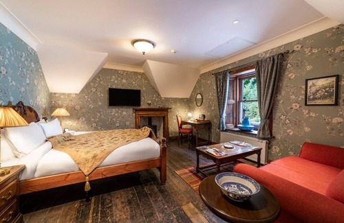 Invergarry Bed & Breakfast | Rhododendron Suite -With views of the rhododendron trees on the hillside