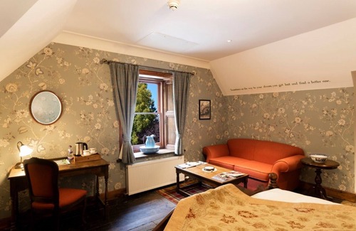 Invergarry Bed & Breakfast | Rhododendron Suite -With views of the rhododendron trees on the hillside