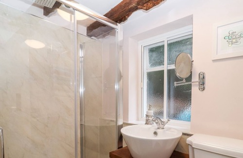 Ufford Cottage | RHUBARB COTTAGE, family friendly, with a garden in Woodbridge