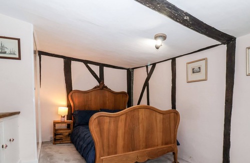 Ufford Cottage | RHUBARB COTTAGE, family friendly, with a garden in Woodbridge
