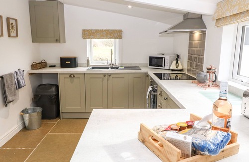 Ty Croes House | Rhytty Bach