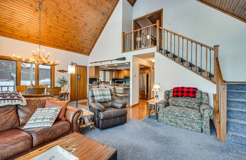 Mikana Cabin | Rice Lake Cabin Retreat w/Red Cedar Lake Access!