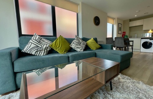 Everton Apartment | Richmond Row 1 Bed Apartment - Secure Parking & EV
