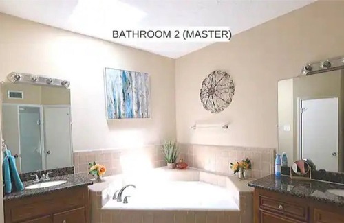 Pecan Grove House | Richmond/Sugarland - Oasis, 6 Beds, 4 Bdrm, 3 Bath