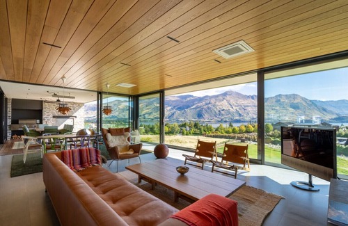 Wanaka Villa | Ridgecrest | Lake Views | Sleeps 12