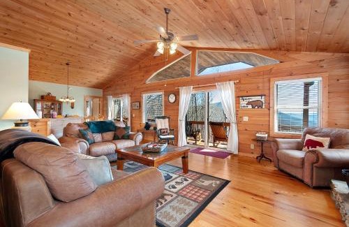 Settlers Ridge House | Ridgeview Cabin