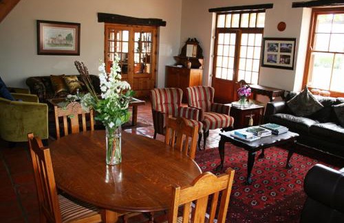 Oudtshoorn Bed & Breakfast | Rietfontein Ostrich Palace