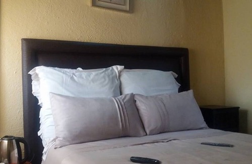 Kagiso Bed & Breakfast | Rifumo Bed & Breakfast