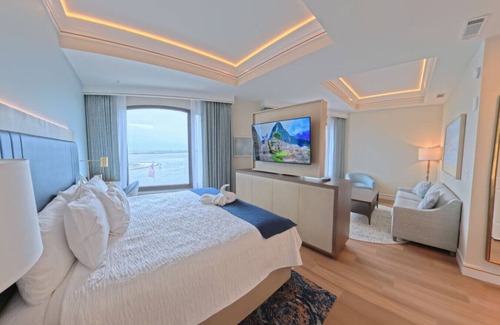 Destin Hotel | Right Above the Action!