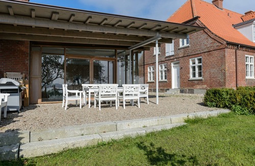 Rabenkirchen-Faulueck House | Right on the Schleiufer