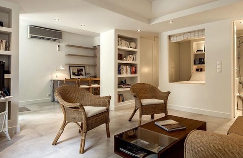 Makrigianni Apartment | Right under the Acropolis