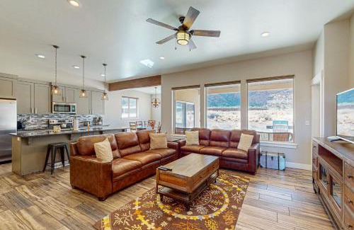 Moab South Valley House | Rim View 6