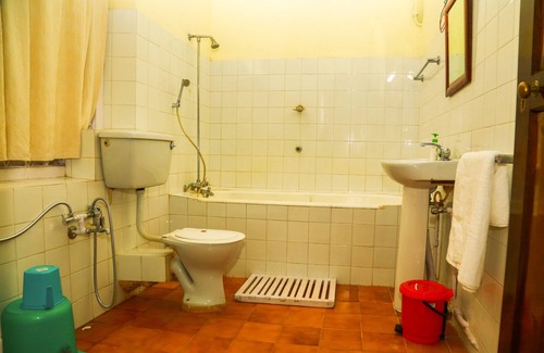 Meppadi Hotel | Ripon Heritage Bungalow