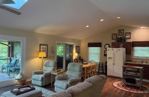 Big Creek House | Ripple Retreat Lake Front 3 BD 2.5 bathrooms, Private Boat Dock with Kayaks.