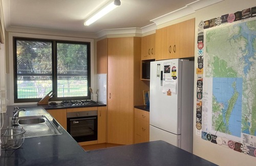 Rainbow Beach House | Rise N Shine - Rainbow Beach. Bring The Whole Family To The Beach! Walk to town.