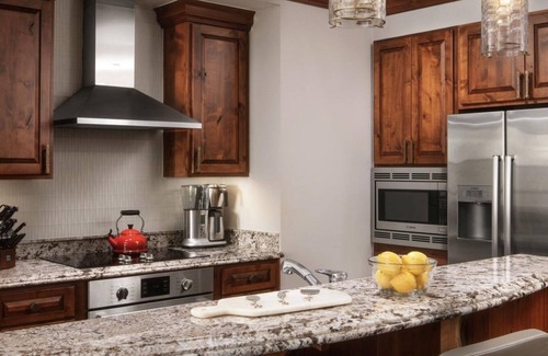 Vail Resort | Ritz-Carlton Club, Vail, 2 Bedroom, Balcony, Fireplace, Sleeps 6, March 8-10