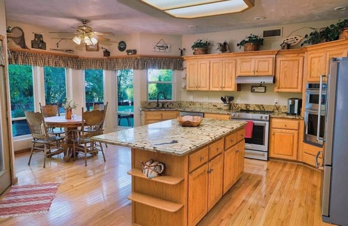 Irwin House | River Bend Retreat