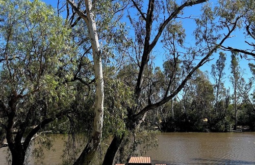 Bridgewater on Loddon Cabin | River Front Cabin
