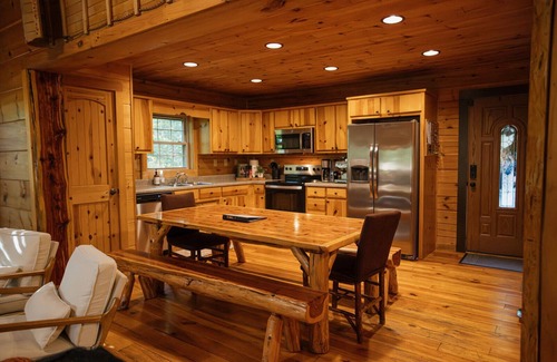 White Haven Cabin | River front cabin in the Pocono mountains with property access to D&L Trail