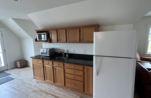 Coles Point Apartment | River Front Coles Point Loft. Get out of the city and breathe!