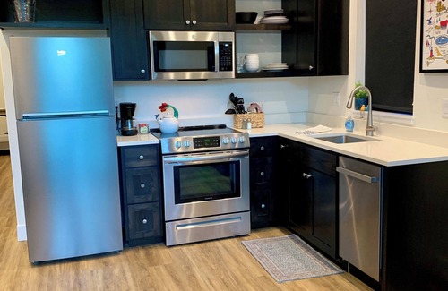 Eugene Apartment | River Front! One bedroom fully furnished apt 4 miles from Autzen Stadium.