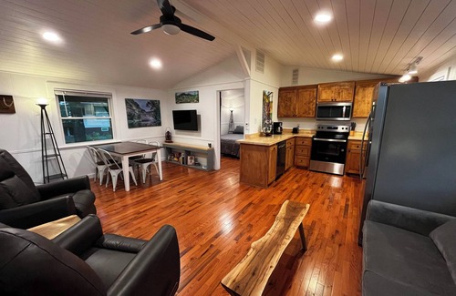 Keene Cottage | River House - Cottage with KY River View & Access