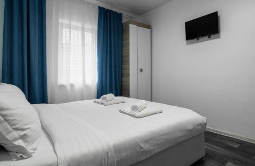 Darnyckyj Apartment | River House