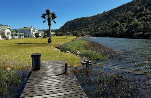 Plettenberg Bay House | River, Mountain, and Sea Escape - Charming 4-bedroom house in Plettenberg Bay.