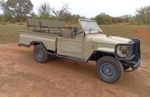 Hammanskraal Apartment | River Ridge Log Home - Inside Dinokeng Big 5