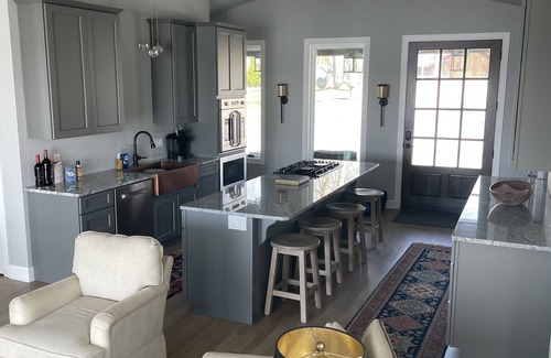 Cadiz House | River Run: Stunning Lakefront Escape