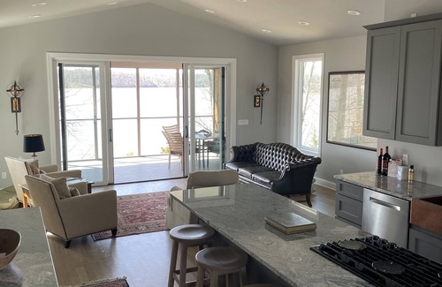 Cadiz House | River Run: Stunning Lakefront Escape