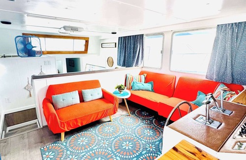 St. Augustine Boat Rental | River View Houseboat in Downtown St.Augustine