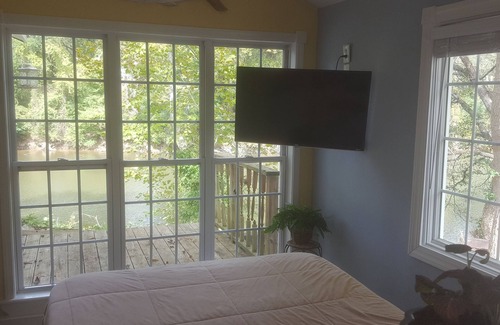 Greenville House | River views from Bed! Walk to Uptown & ECU