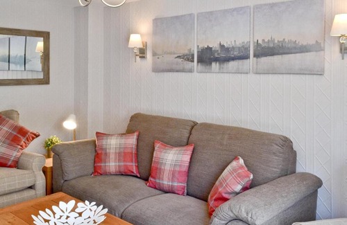 Ironbridge House | Riverbank Cottage