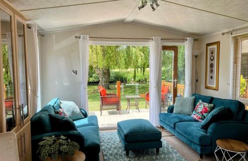 Tiddington Ski Chalet | Riverbank Lodge