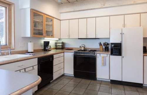 Hood River House | Riverdell - Great Views of the Columbia Gorge and White Salmon River