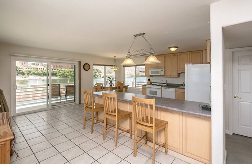 Bullhead City House | Riverfront 449 Private Beach 4Bd 3Ba