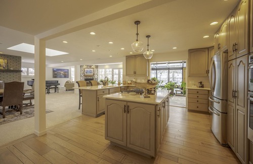 Glenwood Springs House | RIVERFRONT Cozy Family Friendly Retreat, w/hot tub, ping pong, raft, fish, relax