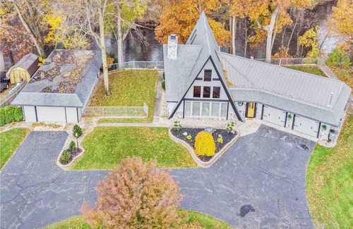 Bristol Villa | Riverhaven Glamorous A-Frame On St Joe River!