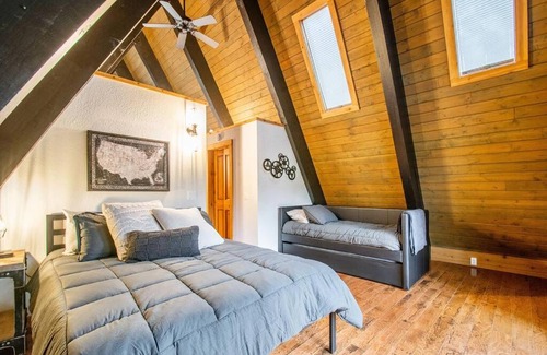 Bristol Villa | Riverhaven Glamorous A-Frame On St Joe River!