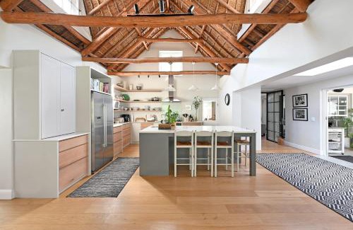 Hout Bay Villa | Riverlea Villa Pool River Mountain Views Family Garden