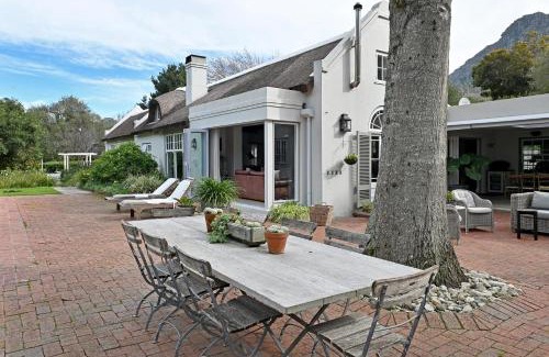 Hout Bay Villa | Riverlea Villa Pool River Mountain Views Family Garden