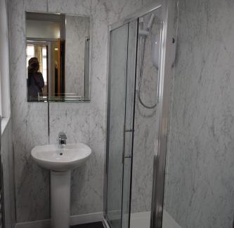 Dartmouth Apartment | Riverside 2