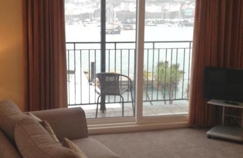 Dartmouth Apartment | Riverside 2