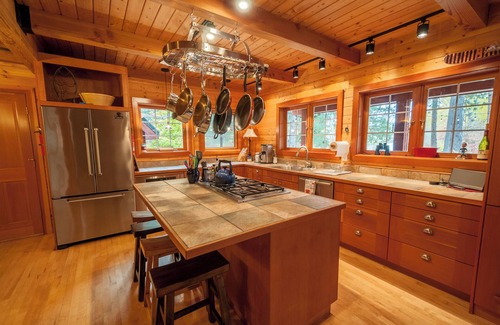 Cle Elum Cabin | Riverside Cabin in Cle Elum. Pet Friendly!